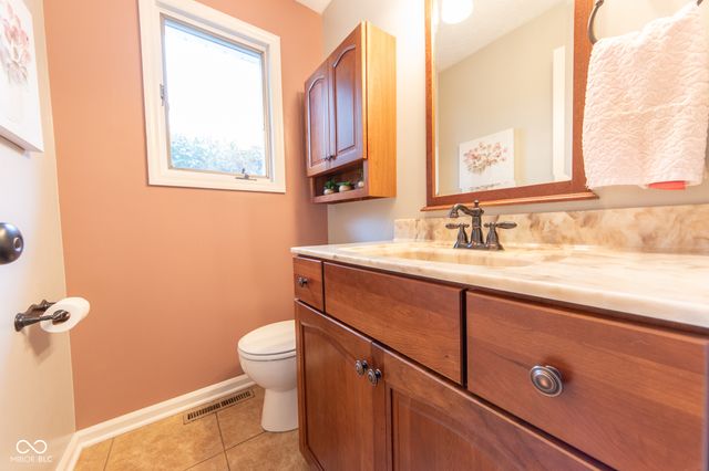 3635 River Road, Columbus, IN 47203