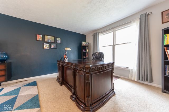 3635 River Road, Columbus, IN 47203