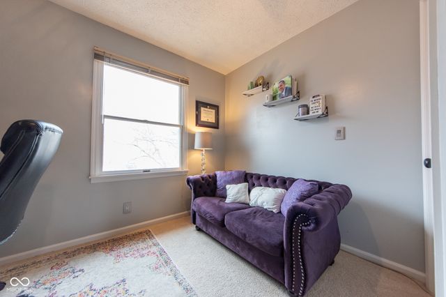 3635 River Road, Columbus, IN 47203