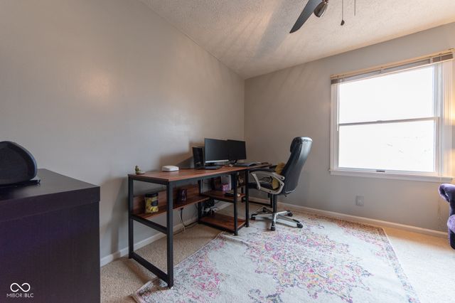 3635 River Road, Columbus, IN 47203