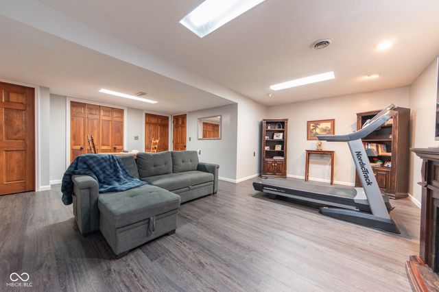 3635 River Road, Columbus, IN 47203