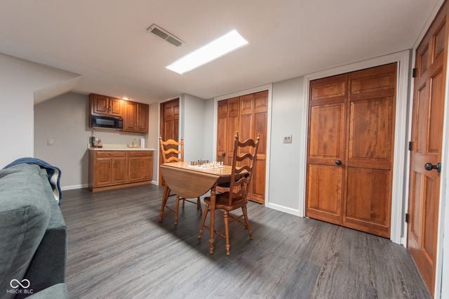 3635 River Road, Columbus, IN 47203