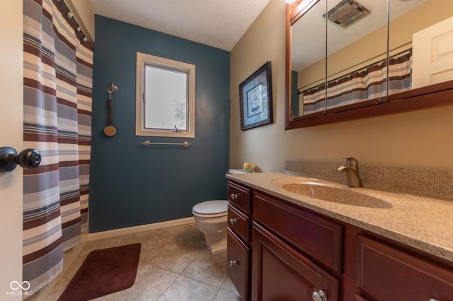 3635 River Road, Columbus, IN 47203