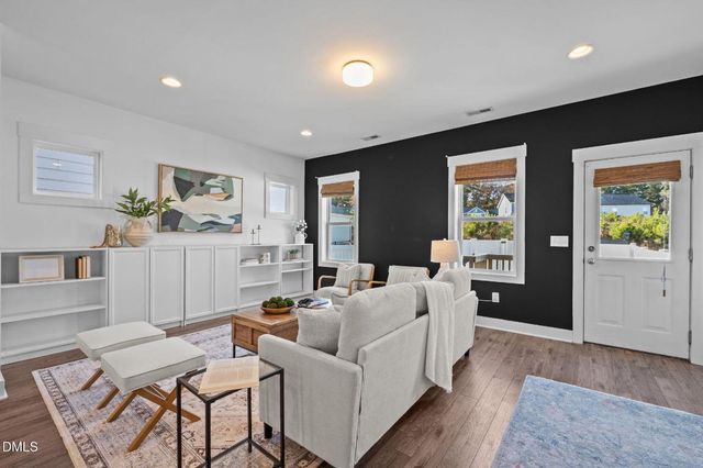 614 Great Ridge Parkway, Chapel Hill, NC 27516