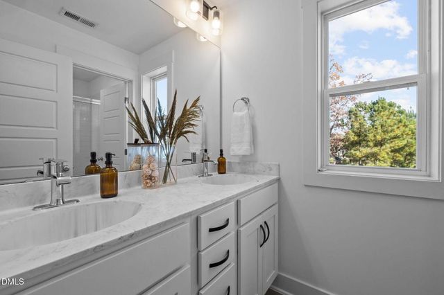 614 Great Ridge Parkway, Chapel Hill, NC 27516