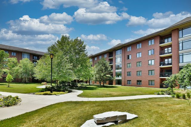 865 E 22nd. Street 102, Lombard, IL 60148
