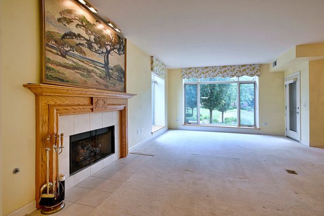 865 E 22nd. Street 102, Lombard, IL 60148