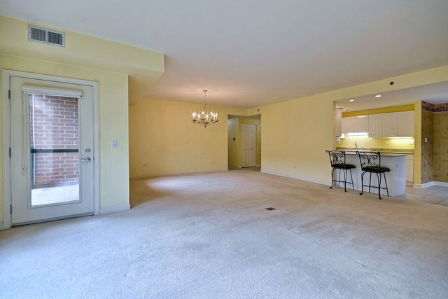 865 E 22nd. Street 102, Lombard, IL 60148