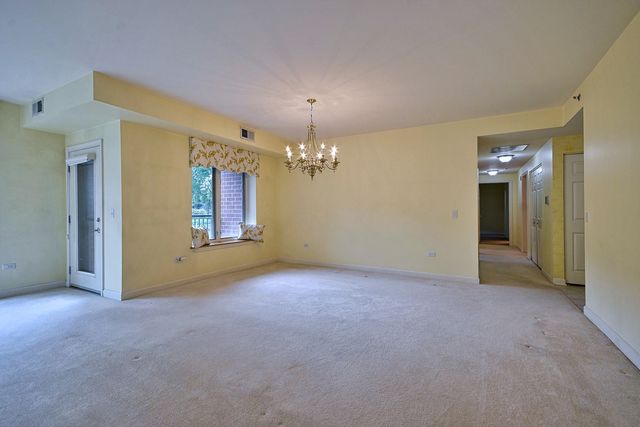 865 E 22nd. Street 102, Lombard, IL 60148