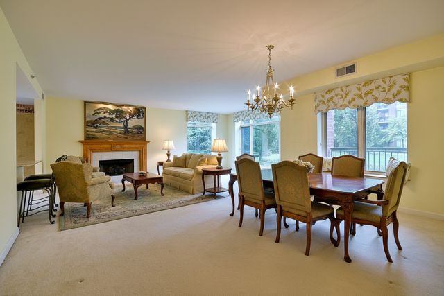 865 E 22nd. Street 102, Lombard, IL 60148