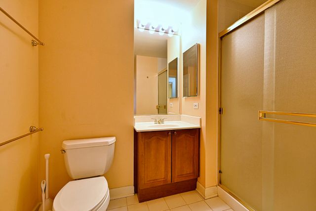 865 E 22nd. Street 102, Lombard, IL 60148