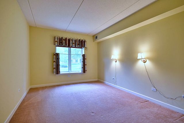 865 E 22nd. Street 102, Lombard, IL 60148
