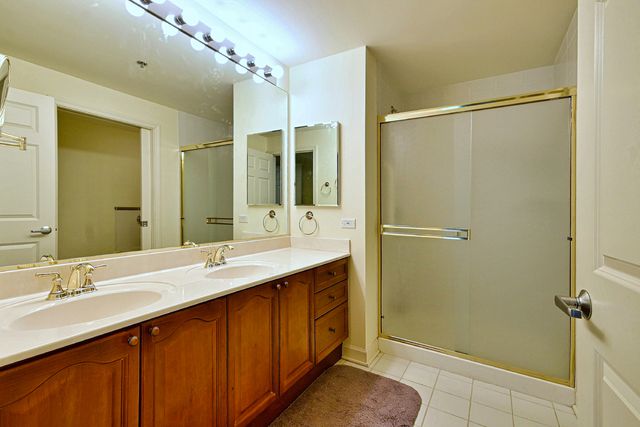 865 E 22nd. Street 102, Lombard, IL 60148