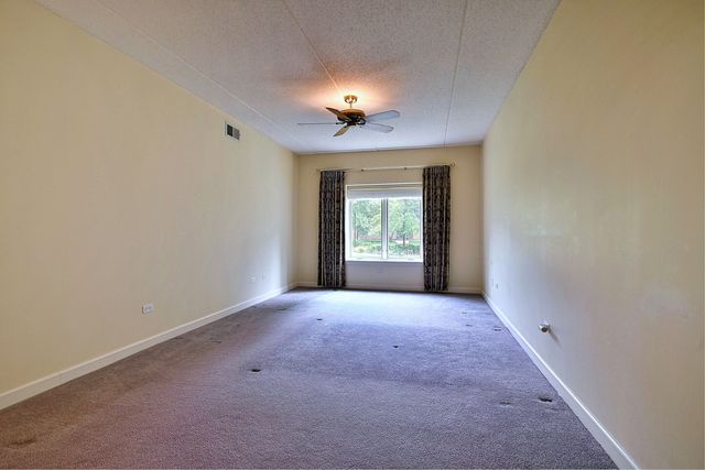 865 E 22nd. Street 102, Lombard, IL 60148