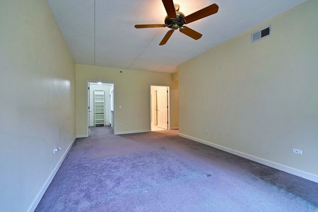 865 E 22nd. Street 102, Lombard, IL 60148