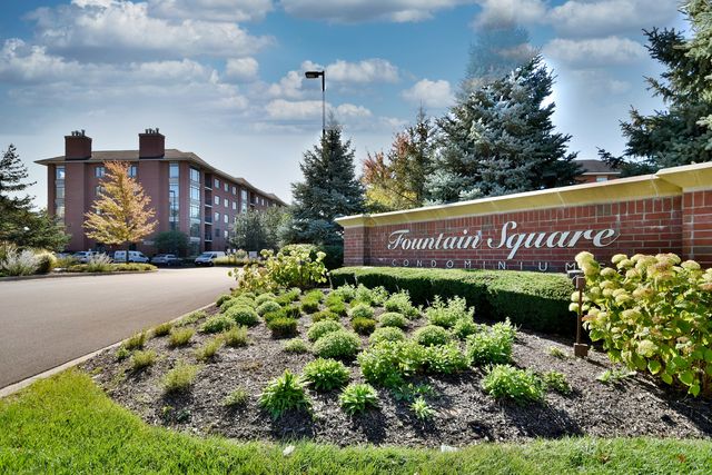 865 E 22nd. Street 102, Lombard, IL 60148