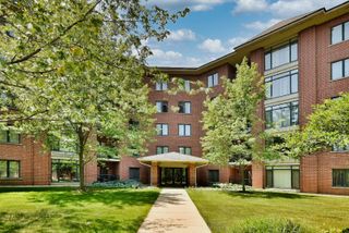 865 E 22nd. Street 102, Lombard, IL 60148