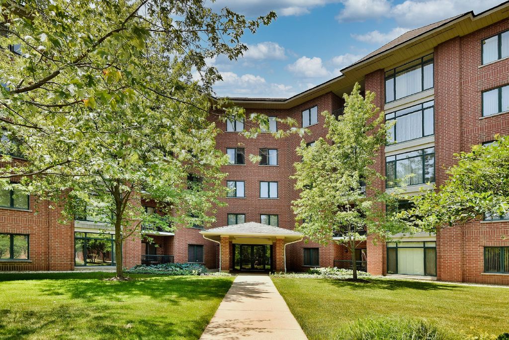 865 E 22nd. Street 102, Lombard, IL 60148