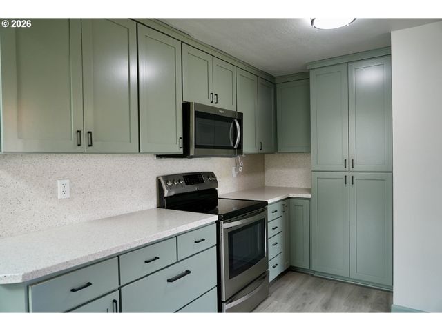 4005 S F St, Springfield, OR 97478