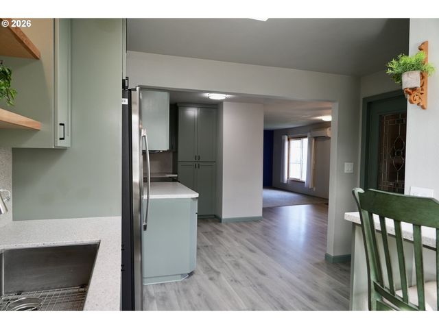 4005 S F St, Springfield, OR 97478