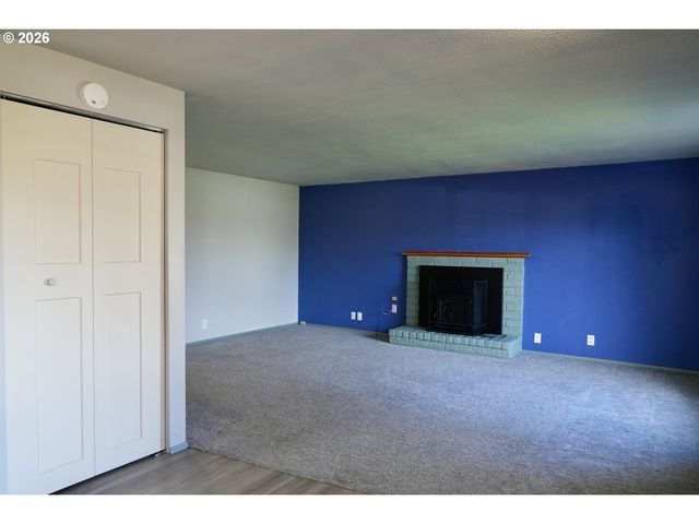 4005 S F St, Springfield, OR 97478