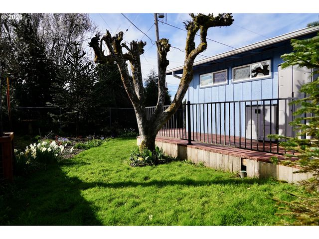 4005 S F St, Springfield, OR 97478