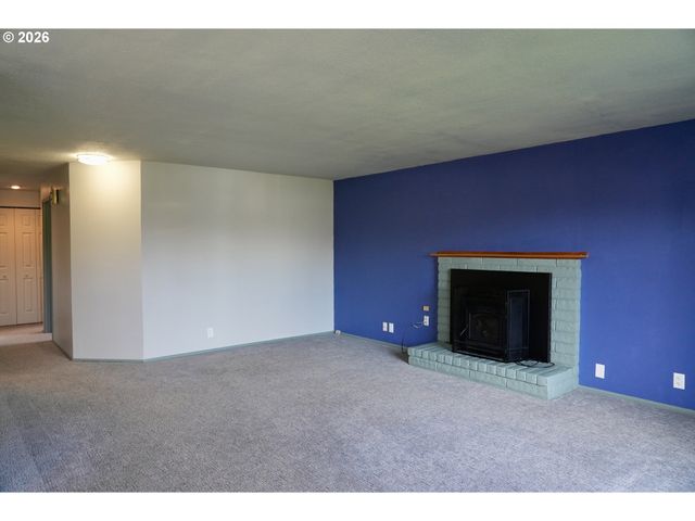 4005 S F St, Springfield, OR 97478