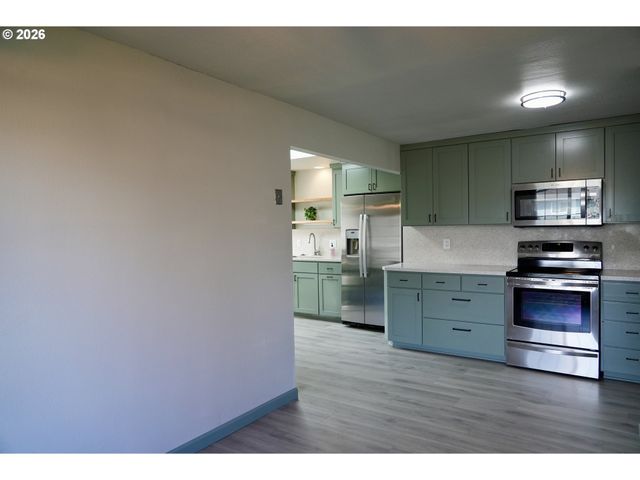 4005 S F St, Springfield, OR 97478