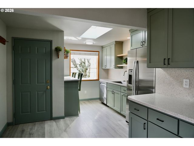 4005 S F St, Springfield, OR 97478