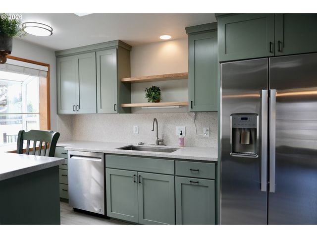 4005 S F St, Springfield, OR 97478