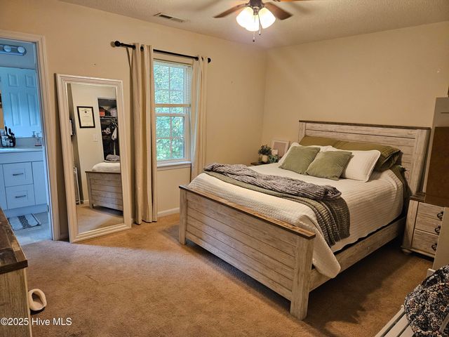 605 Fallow Court, Sneads Ferry, NC 28460