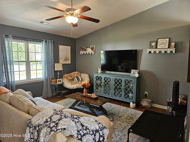 605 Fallow Court, Sneads Ferry, NC 28460