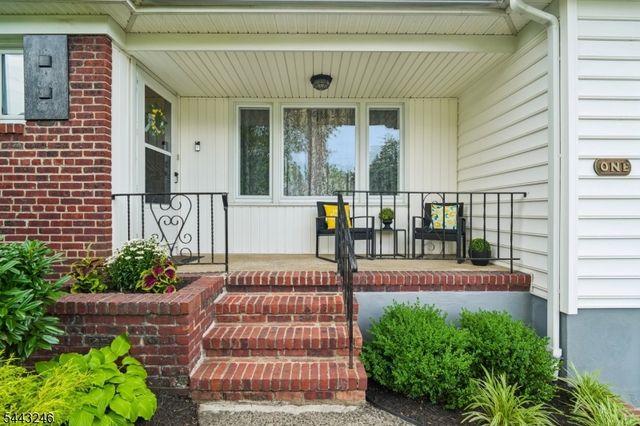 1 Archbridge Ln, Springfield Twp., NJ 07081