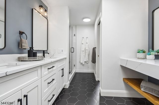 1 Archbridge Ln, Springfield Twp., NJ 07081
