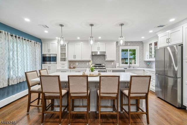 1 Archbridge Ln, Springfield Twp., NJ 07081