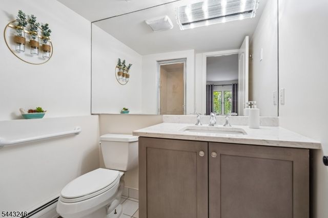 1 Archbridge Ln, Springfield Twp., NJ 07081