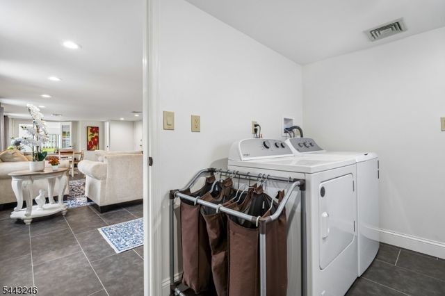 1 Archbridge Ln, Springfield Twp., NJ 07081