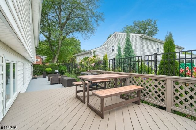 1 Archbridge Ln, Springfield Twp., NJ 07081