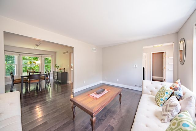 3085 N Foxridge Court, Ann Arbor, MI 48105