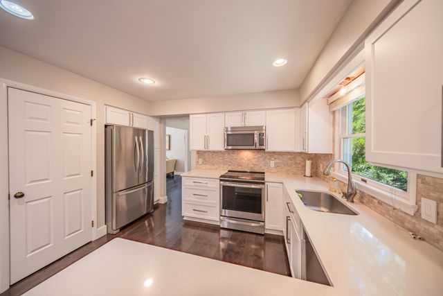 3085 N Foxridge Court, Ann Arbor, MI 48105