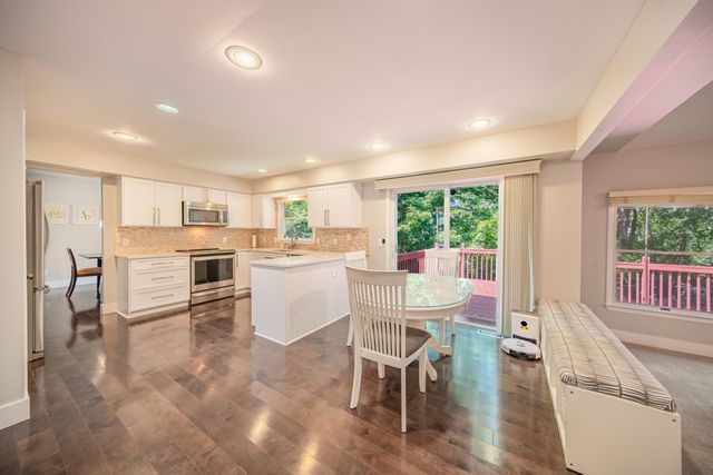 3085 N Foxridge Court, Ann Arbor, MI 48105
