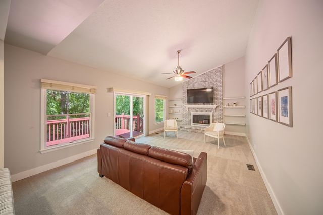 3085 N Foxridge Court, Ann Arbor, MI 48105