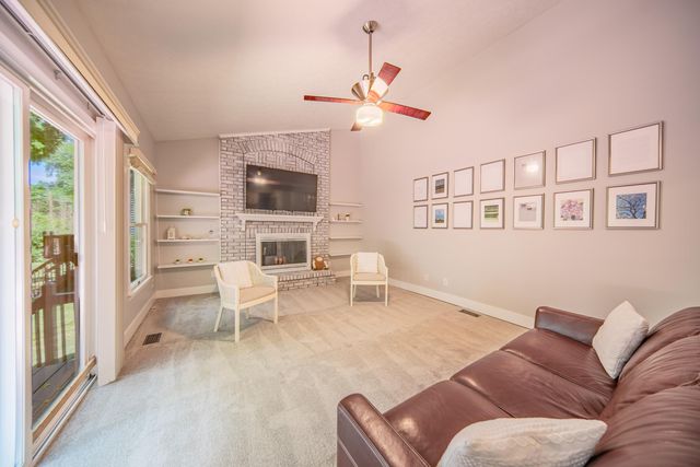 3085 N Foxridge Court, Ann Arbor, MI 48105