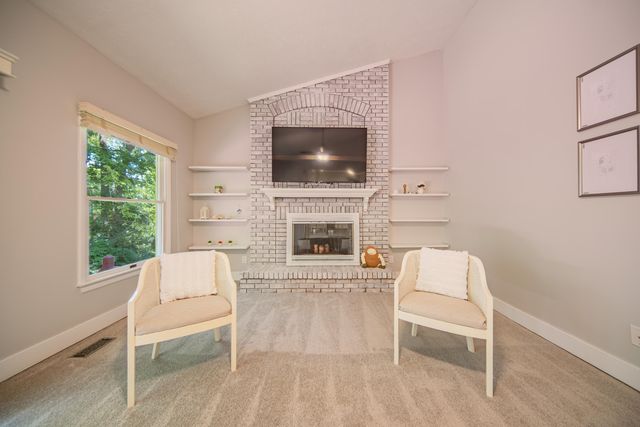 3085 N Foxridge Court, Ann Arbor, MI 48105