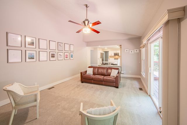 3085 N Foxridge Court, Ann Arbor, MI 48105