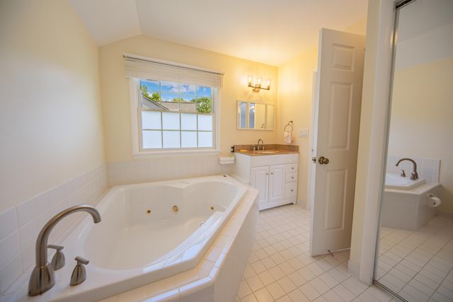 3085 N Foxridge Court, Ann Arbor, MI 48105
