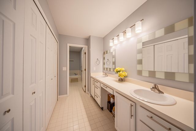 3085 N Foxridge Court, Ann Arbor, MI 48105
