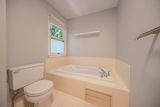 3085 N Foxridge Court, Ann Arbor, MI 48105