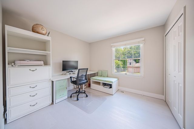 3085 N Foxridge Court, Ann Arbor, MI 48105