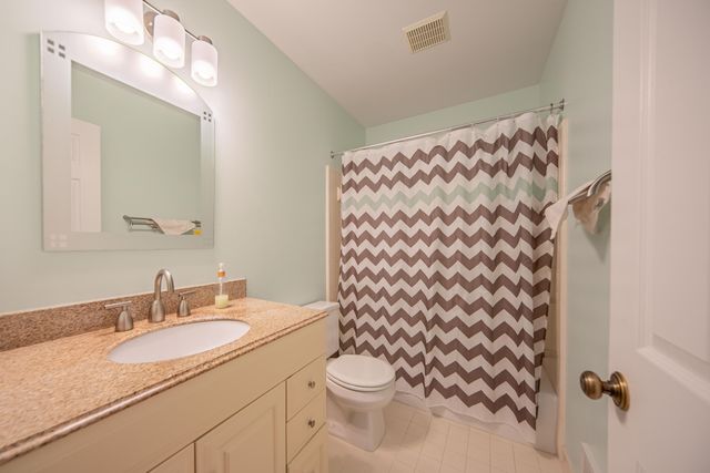 3085 N Foxridge Court, Ann Arbor, MI 48105